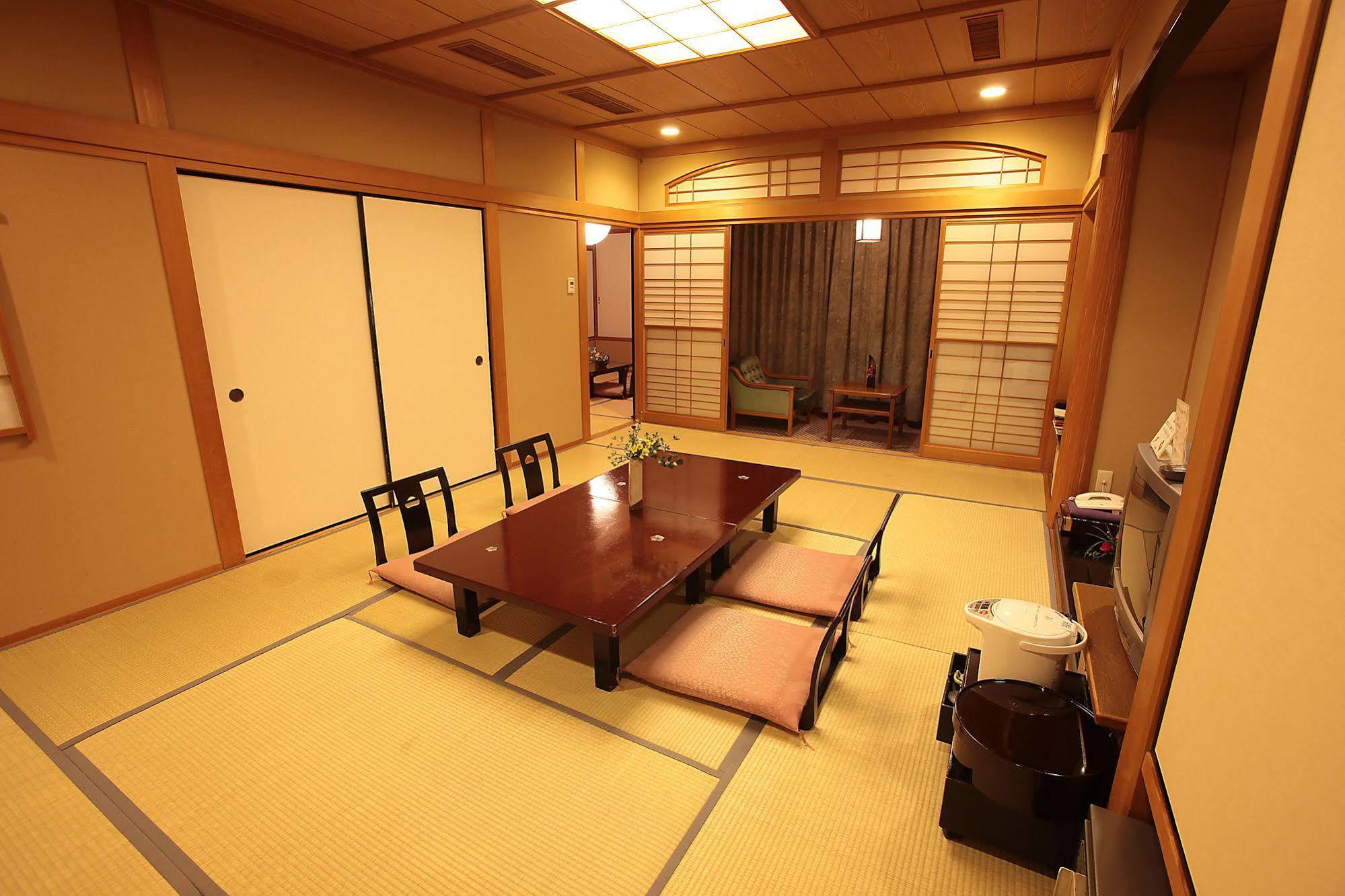 Ryokan Ayu No Sato Hitoyoshi Exterior photo