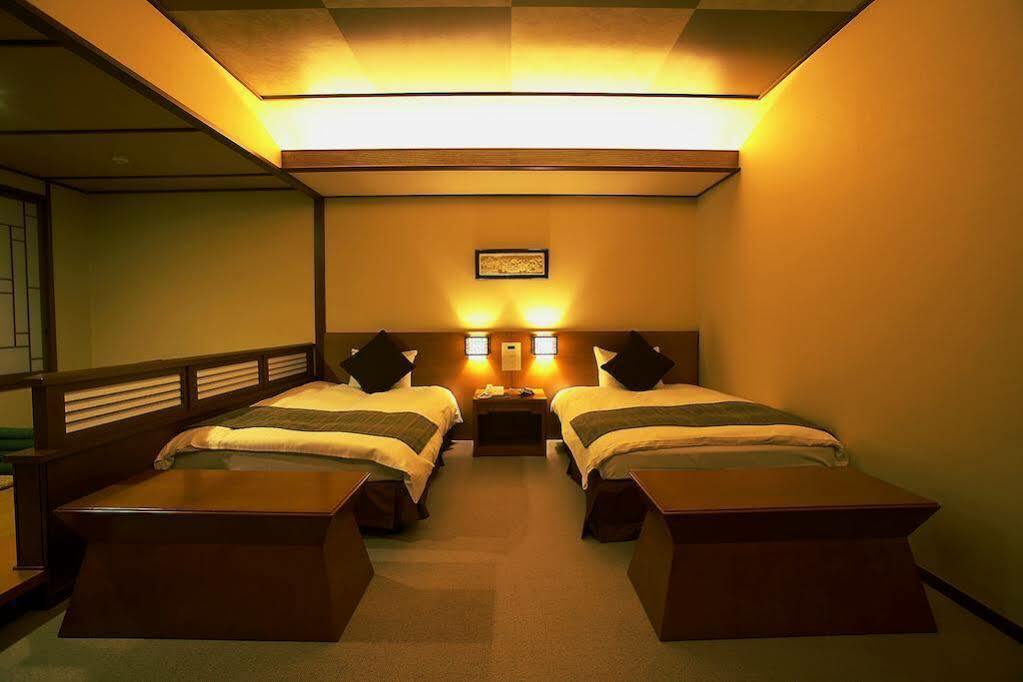 Ryokan Ayu No Sato Hitoyoshi Exterior photo